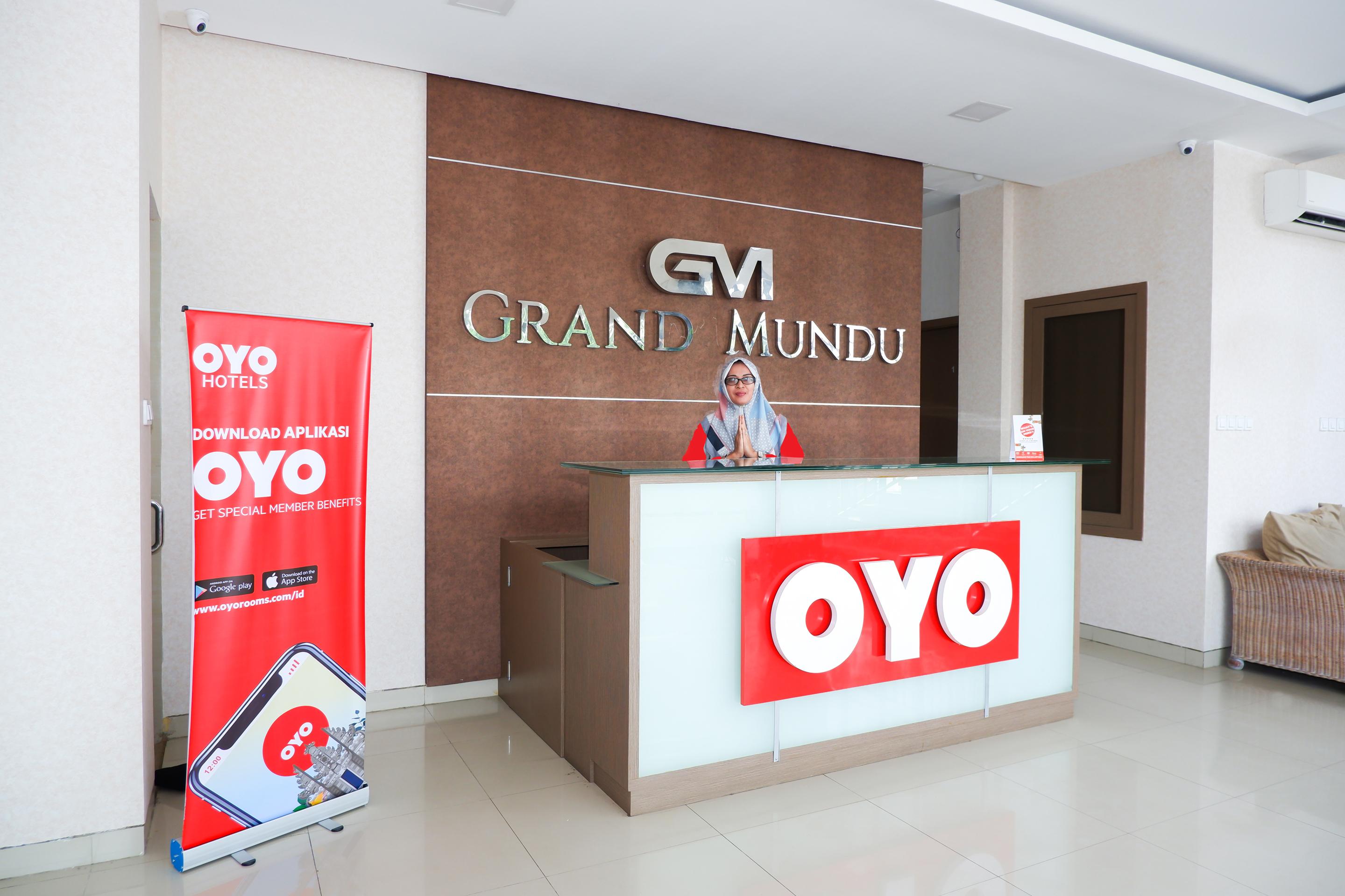 ホテル Oyo 379 Grand Mundu スマラン エクステリア 写真
